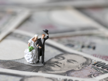 結婚資金にいくら貯金する？平均貯蓄額や費用相場から計算！