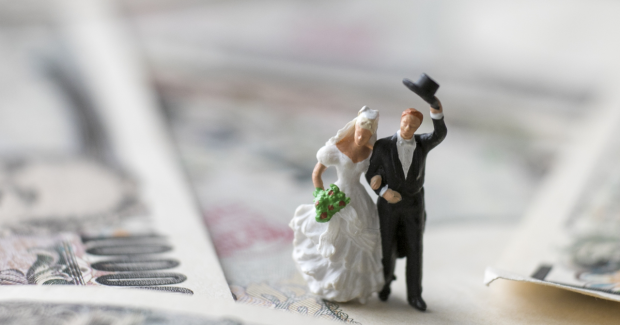 家族婚の費用相場はいくら？ご祝儀や引き出物、家族婚のメリット・デメリットを解説